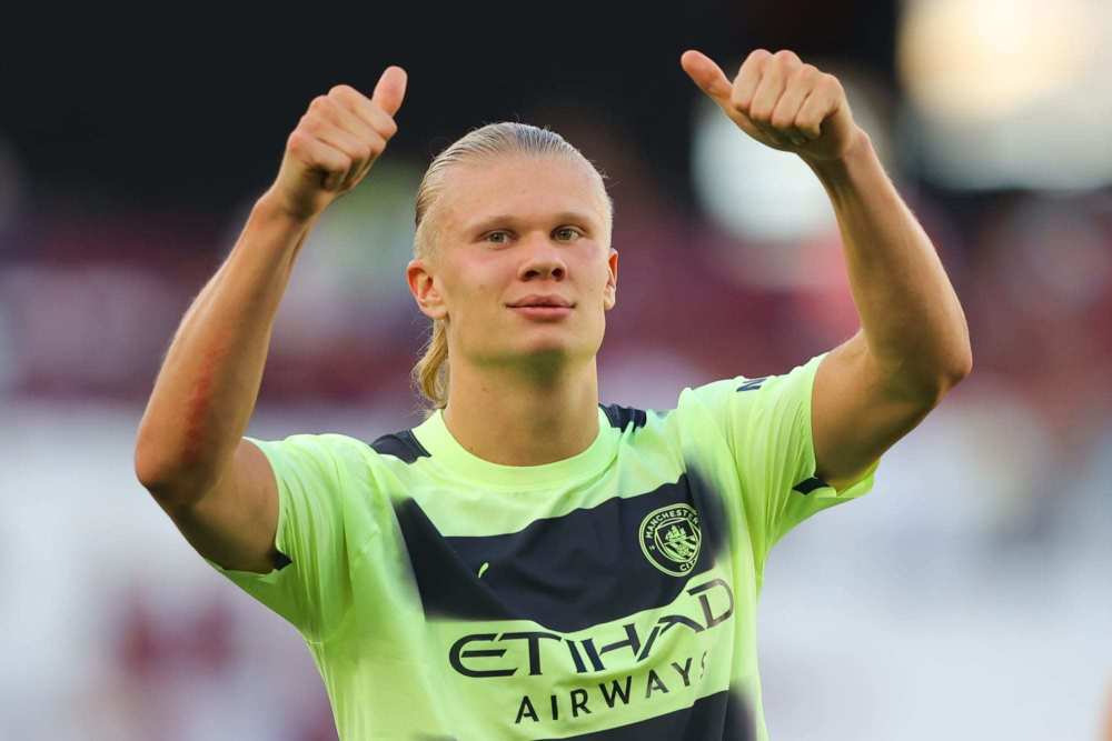 海港6日上午转道新加坡去新山，颜骏凌、徐新获颁纪念球衣