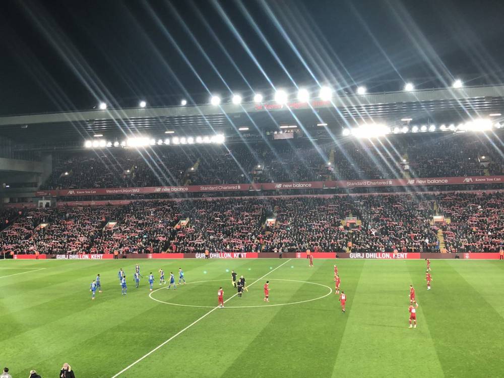 16岁344天，基亚拉是拜仁队史德甲第二年轻的出场球（16岁344天，基亚拉成为拜仁德甲队史第二年轻出场球员）