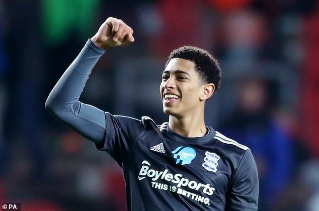 雷迪克盛赞艾顿防守端表现：他能做很多事情，甚至能换防马克西