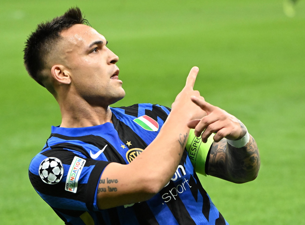 新援哈托身穿世俱杯冠军徽章球衣亮相，切尔西将持有4年