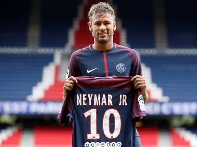 阿斯：即使巴萨最后两轮欧冠全胜，也大概率要去踢附加赛（阿斯报：即便巴萨欧冠末两战全胜，仍大概率要打附加赛）