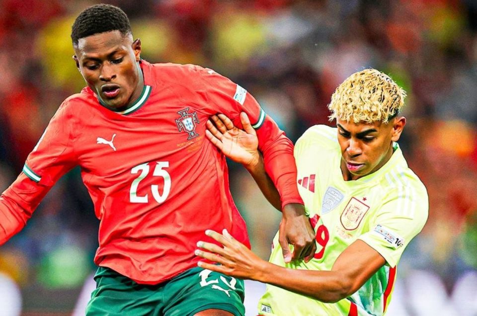 足球曼联新援首秀即破门，球迷高呼：值了！