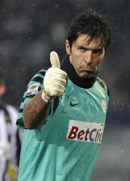 球迷：今天这队真的帅疯了