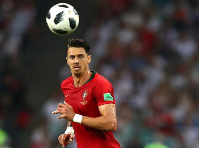 伦敦德比阿森纳或留手 数据支持枪手小胜拿分（伦敦德比：阿森纳或收着踢，数据看好枪手小胜取分）